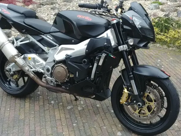 2010 Aprilia RSV 1000 Tuono R - € 3.750 (1/1)