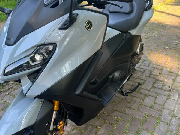 2022 Yamaha T-Max Tech Max 560 cc (1e eigenaar) - € 13.500 · Bieden (1/1)