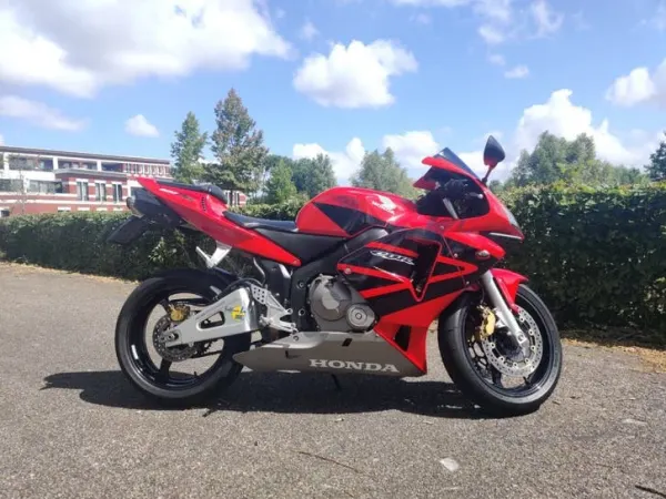 2003 Honda CBR600RR 2003 | 37.249 km | Zeer Nette Staat - € 5.150 · Bieden (1/1)