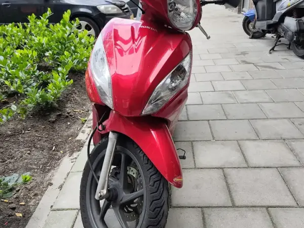 2012 Honda Vision 110 - € 900 (1/1)