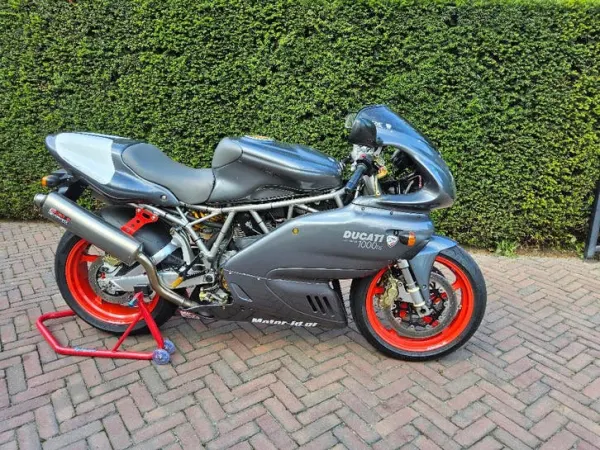 2005 Ducati Supersport - €6,650 · Bidding (1/1)