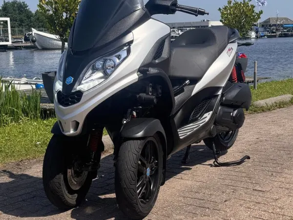 2023 Piaggio MP3 Urban HPE 2023-Eerste Eigenaar ✅ - € 4.500 · Bieden (1/1)