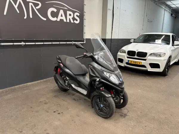 2021 Piaggio MP3 300 - €5,450 (1/1)