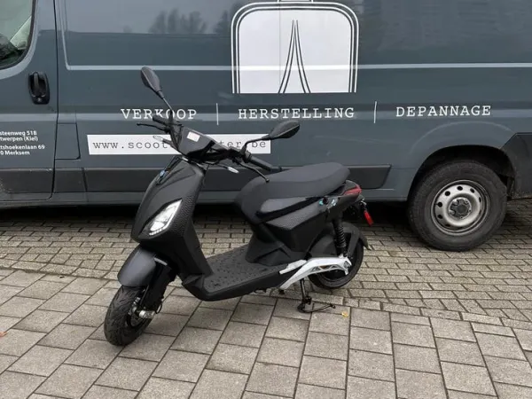 2023 Piaggio One Electric (bj 2023) - € 2.500 · Bieden (1/1)