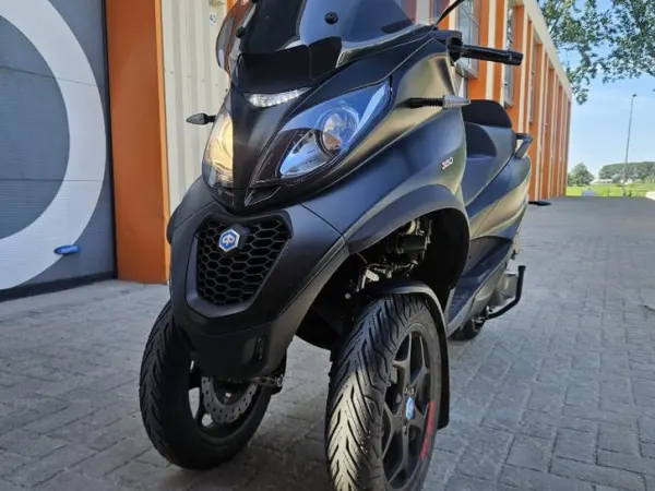2020 Piaggio MP3 350 - € 6.000 (1/1)