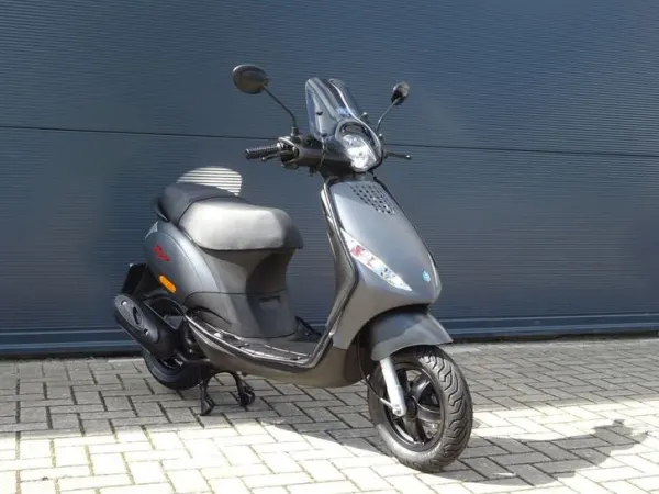 2008 Piaggio Zip 100 - €2,349 · Bidding (1/1)