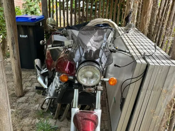 1993 Suzuki GSX 1100 G - € 1.250 · Bieden (1/1)