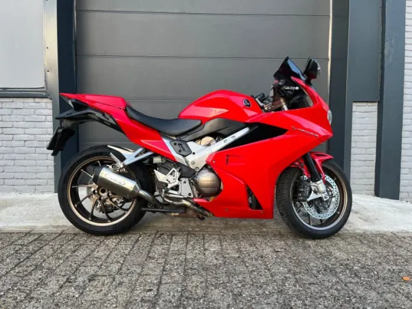2014 Honda VFR 800 - € 5.650 · Bieden (1/1)