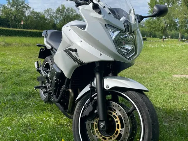 Year unknown Yamaha XJ 6 - Bidding (1/1)