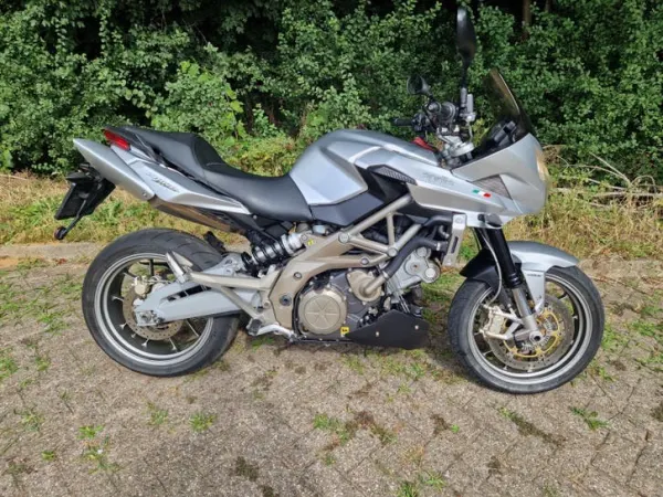 2013 Aprilia Shiver 750 abs - € 2.850 (1/1)