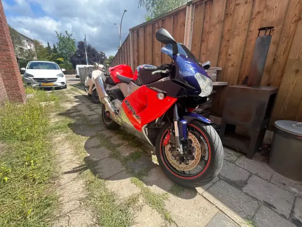 1998 Aprilia RSV Mille - Gereserveerd (1/1)