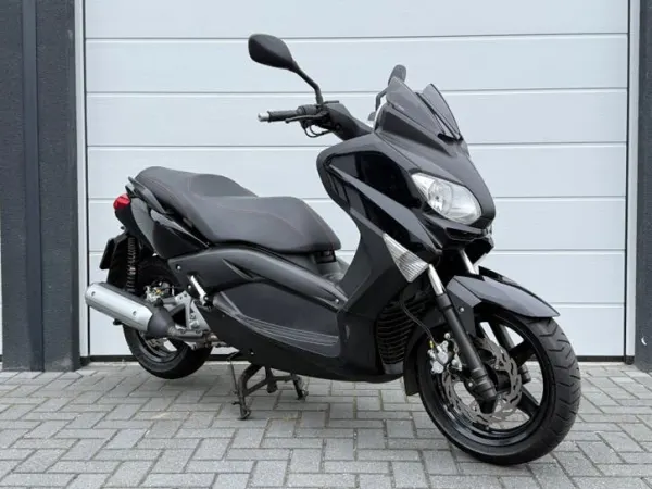 2010 Yamaha X Max 250 - €3,495 (1/1)