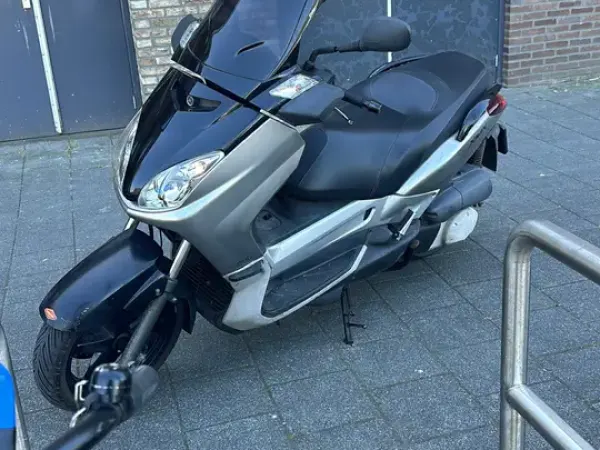 2009 Yamaha X-Max 250 - € 2.950 (1/1)