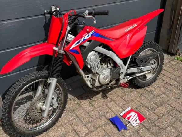 2022 Honda CRF 125 - €2,750 · Bidding (1/1)