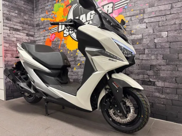 2026 Kymco X Town ST 250 Motorscooter - €5,998 · Bidding (1/1)