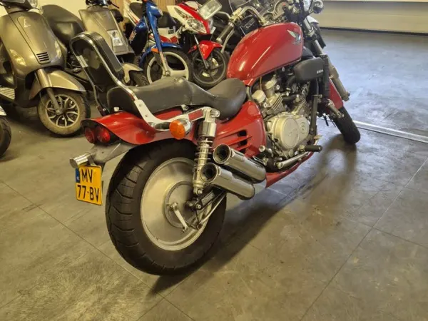 1987 Honda VF 700 - €1,195 (1/1)