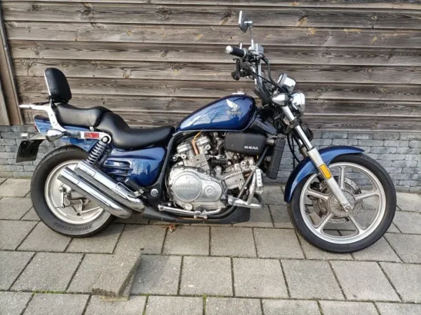 Year unknown Honda VF 700 - €2,250 · Bidding (1/1)