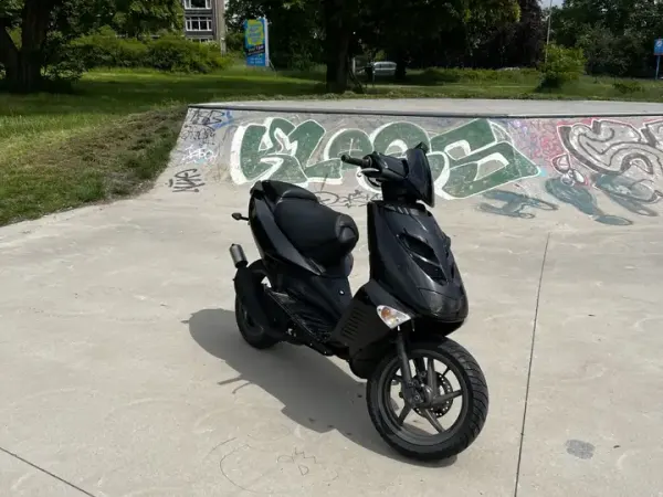 2005 Aprilia SR 50 - € 1.000 (1/1)