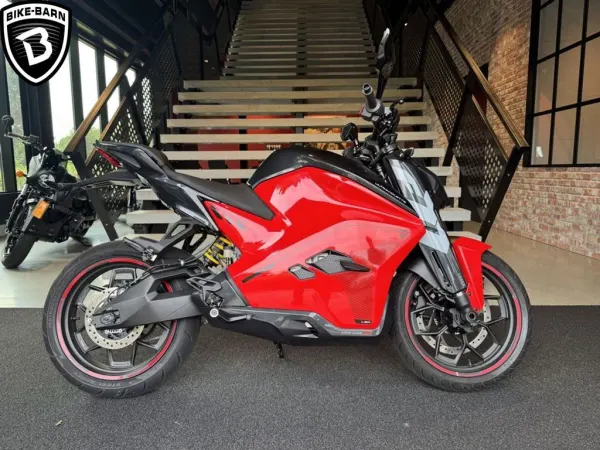 2025 Ultraviolette F 77 Superstreet - € 9.799 (1/1)