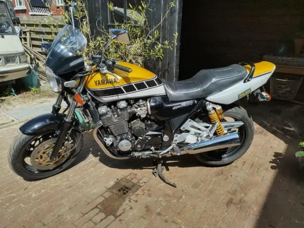 Bouwjaar onbekend Yamaha XJR 1200 Kenny Roberts Uitvoering 1997 - € 2.450 · Bieden (1/1)