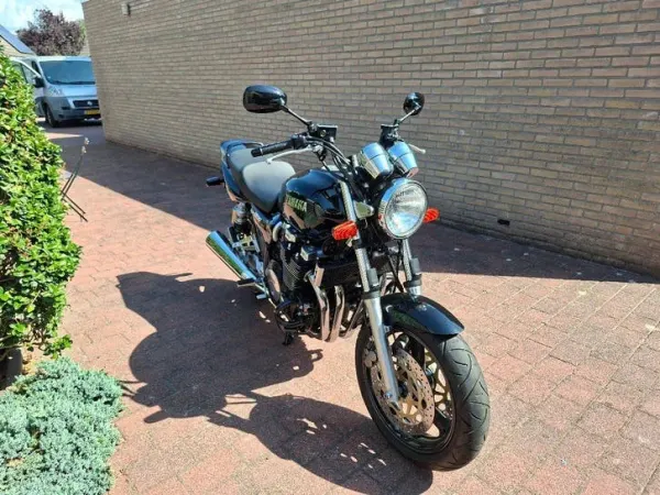 1997 Yamaha XJR 1200 bj.97 - € 2.975 · Bieden (1/1)