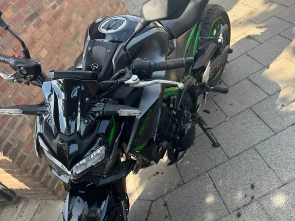 2024 Kawasaki z900 2024 85 kW - €7,100 · Bidding (1/1)