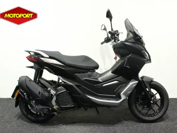 2024 Aprilia SR GT 200 - € 3.995 (1/1)