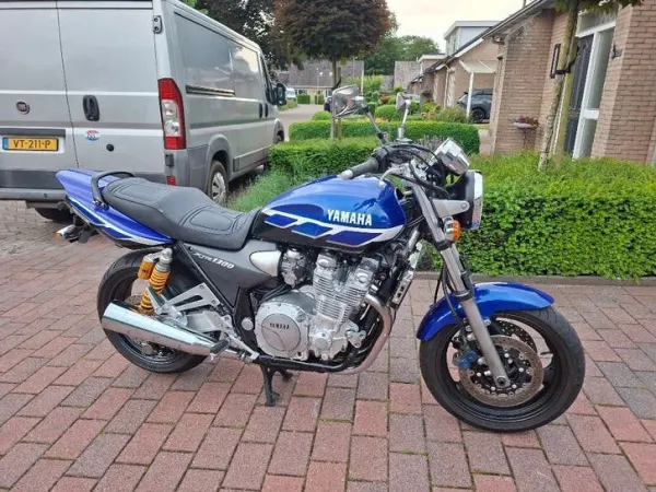 2000 Yamaha xjr 1300 - € 3.750 · Bieden (1/1)
