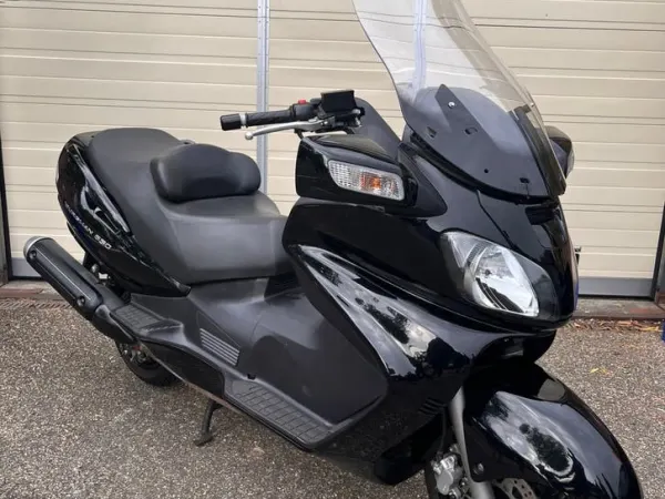 Year unknown Suzuki Burgman 650 - €2,100 · Bidding (1/1)