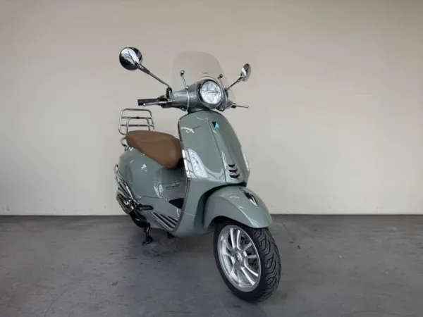 2023 Vespa Primavera 125CC Misty Pearl Green, 2023, Custom - € 5.695 (1/1)