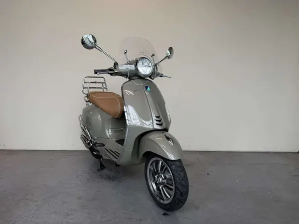 2022 Vespa Primavera 125CC Jade Green Metallic, 2022, Custom - € 5.695 (1/1)
