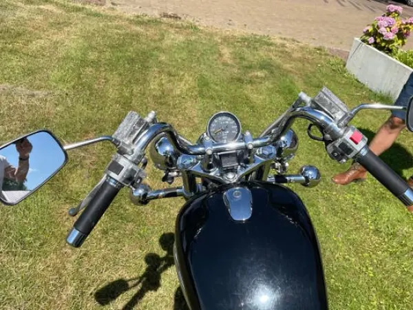 2000 Suzuki VS 800 - € 1.995 · Bieden (1/1)