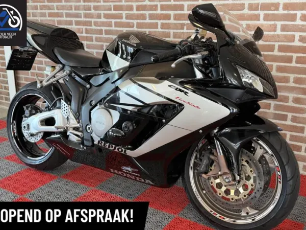 2004 Honda CBR 1000 RR Fireblade - € 6.495 (1/1)