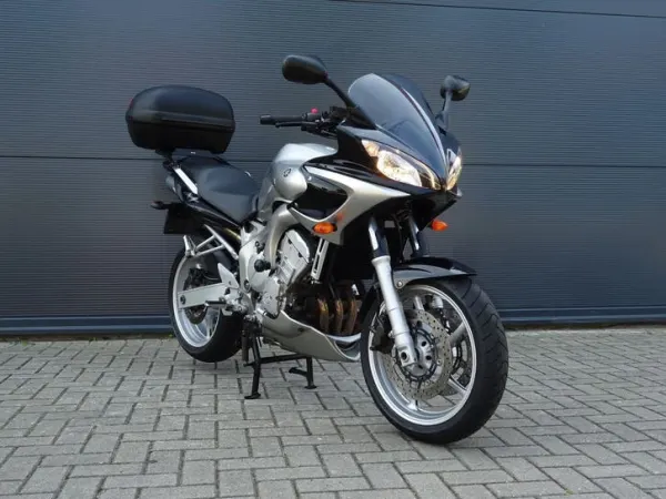 2004 Yamaha FZ6 S2 Fazer (bj 2004) 20.859 km - Gereserveerd (1/1)