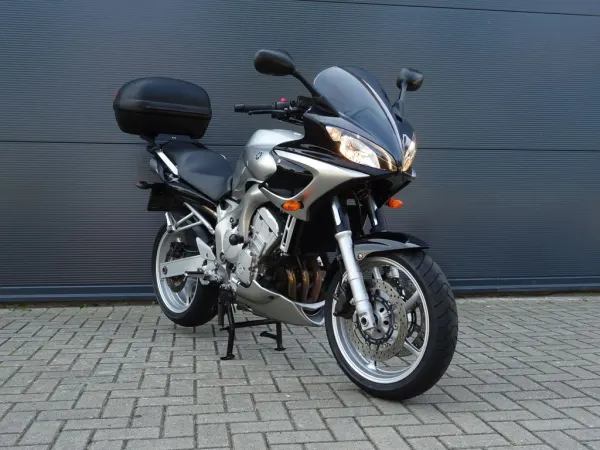 2004 Yamaha FZ 6 S2 - Gereserveerd (1/1)