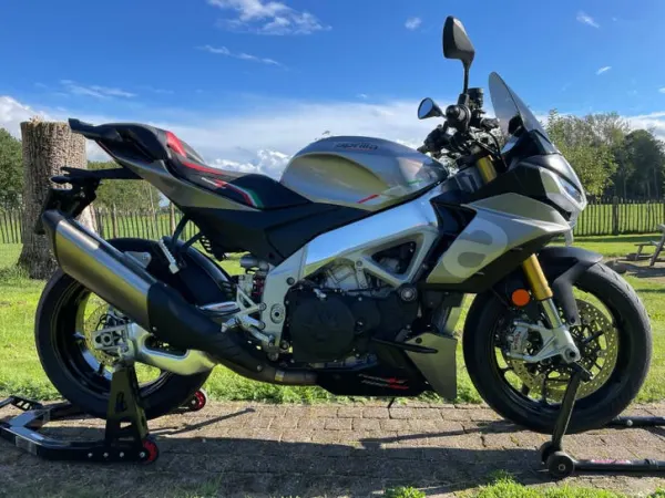 2021 Aprilia Tuono V4 1100 - €11,500 · Bidding (1/1)