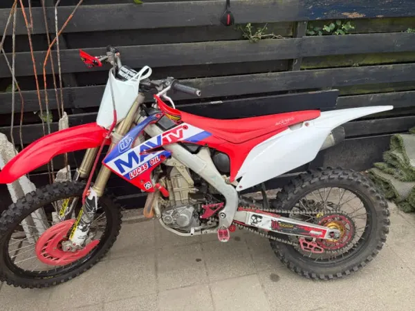 2011 Honda CRF 450 - €2,500 · Bidding (1/1)