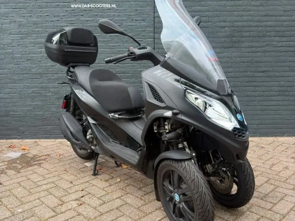 2024 Piaggio MP3 300 HPE (bj 2024) - €6,499 · Bidding (1/1)