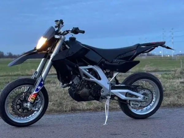 2008 Aprilia Sxv 450 - € 3.400 · Bieden (1/1)