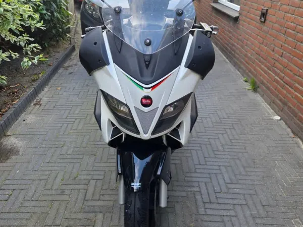 Bouwjaar onbekend Aprilia SR Max 300 - € 3.500 · Bieden (1/1)