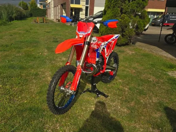 2025 Beta RX 350 Cross (Nieuw BTW Voertuig) - €8,250 · Bidding (1/1)