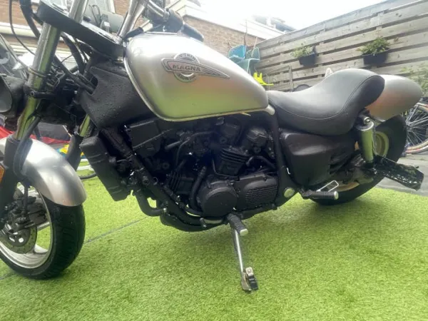 Bouwjaar onbekend Honda Super Magna V700 Custom-Uniek en Rijklaar - € 1.400 · Bieden (1/1)