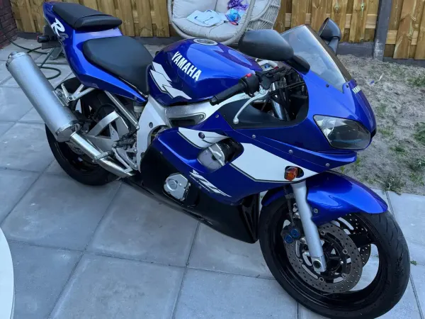 1999 Yamaha YZF-R6 - €2,750 (1/1)