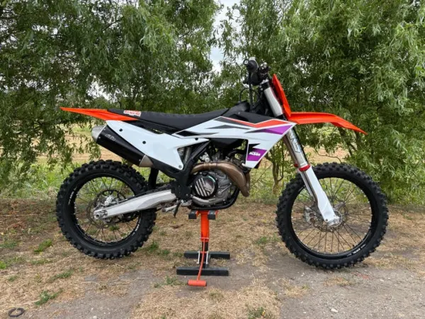 2024 KTM 450 SX-F 2024 | 60 uur | Volledige Onderhoudshistorie - €5,750 · Bidding (1/1)