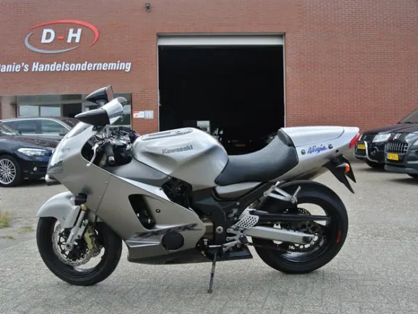 2000 Kawasaki Ninja ZX-12R - € 2.899 (1/1)