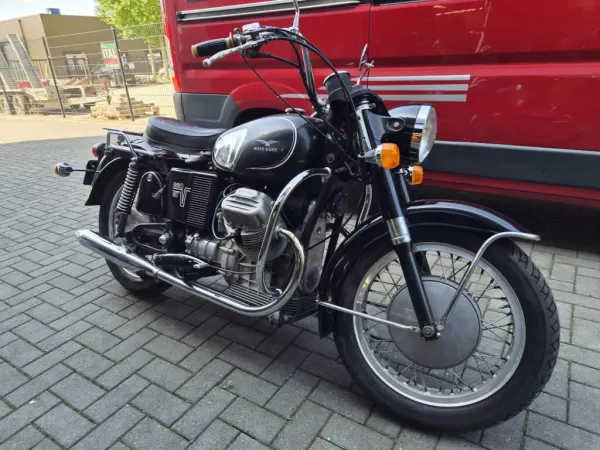 Year unknown Moto Guzzi V7 850 GT, Bijna Nieuwe Banden en Uitlaatset - €6,500 (1/1)