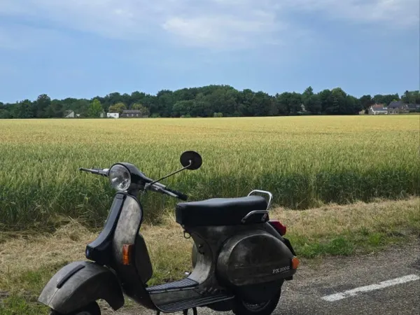 1983 Vespa PX200 - € 2.400 · Bieden (1/1)