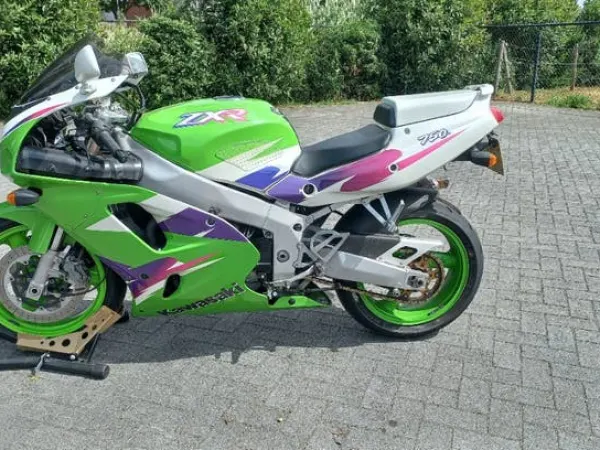 1995 Kawasaki ZXR 750 - € 5.500 (1/1)