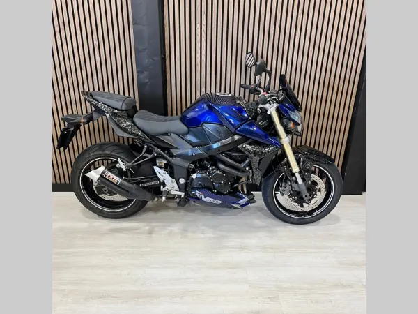 2011 Suzuki GSR 750 - € 4.450 (1/1)