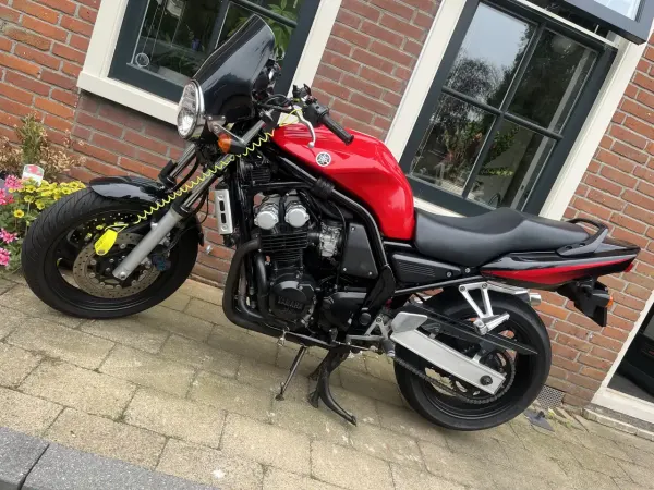 2003 Yamaha FZS 600 - €1,950 (1/1)